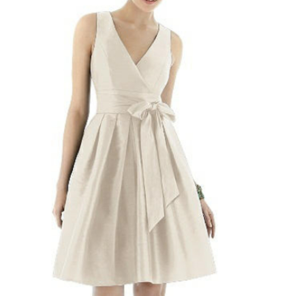 NEW WITH TAG ALFRED SUNG SIZE 12 STYLE D666 V-NECK